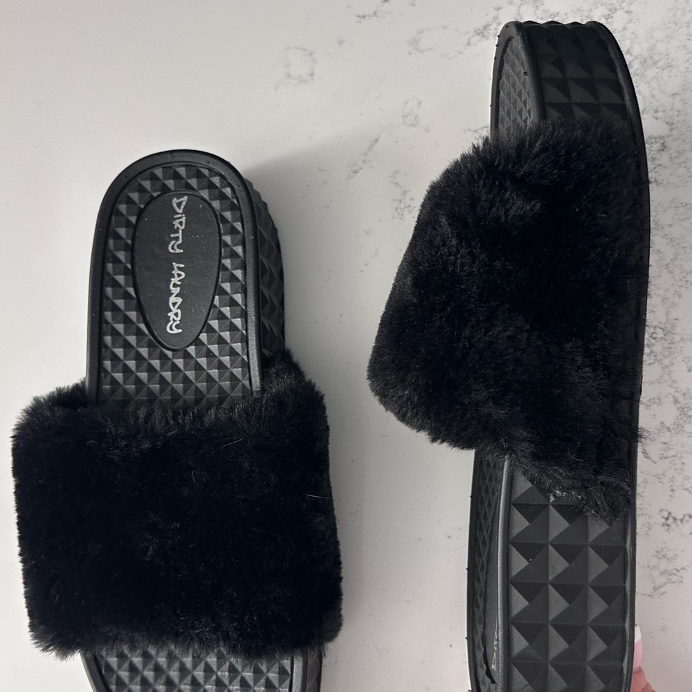 Dirty Laundry Black Plush Women's Slippers